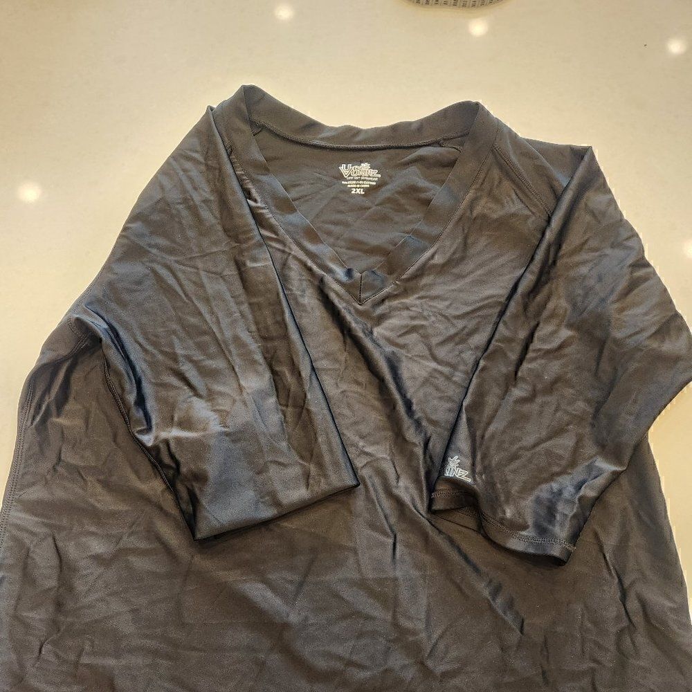 UVSkinz Women'sUPF 50+  V-Neck Sun & Swim Shirt